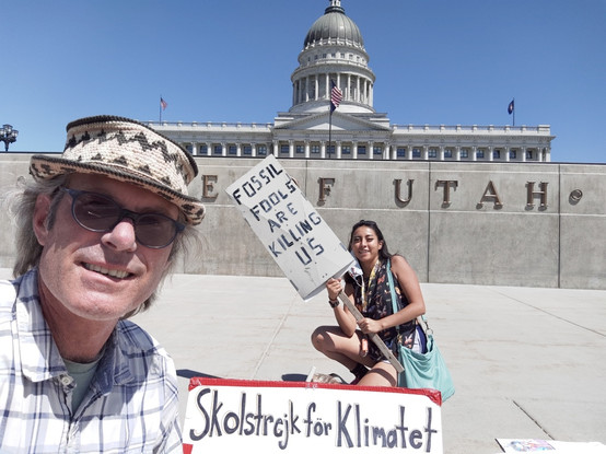 Just another climate strike selfie but this time with Rachel in background