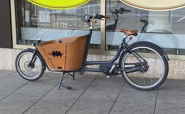 A cargo bike (bakfiets in Dutch) with the Batman logo on it