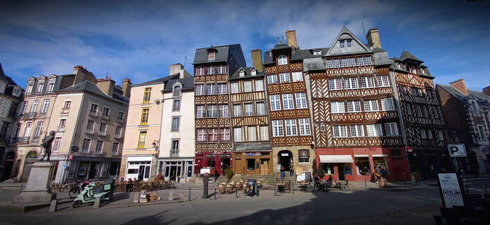 Les maisons médiévales de la Place du Champ Jacquet à Rennes - 17 mars 2023