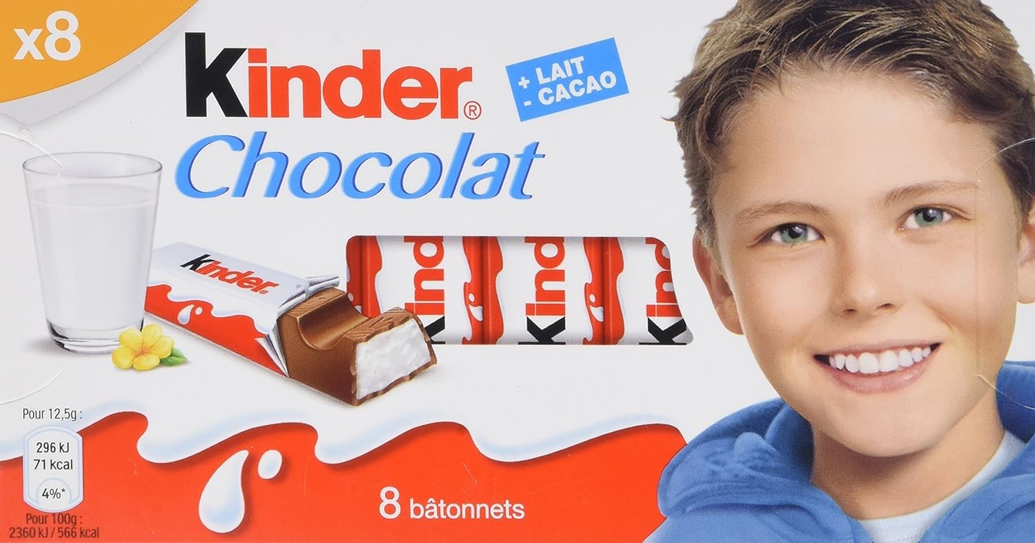 Emballage des barres Kinder Chocolat, avec un label indiquant "plus de lait, moins de cacao"