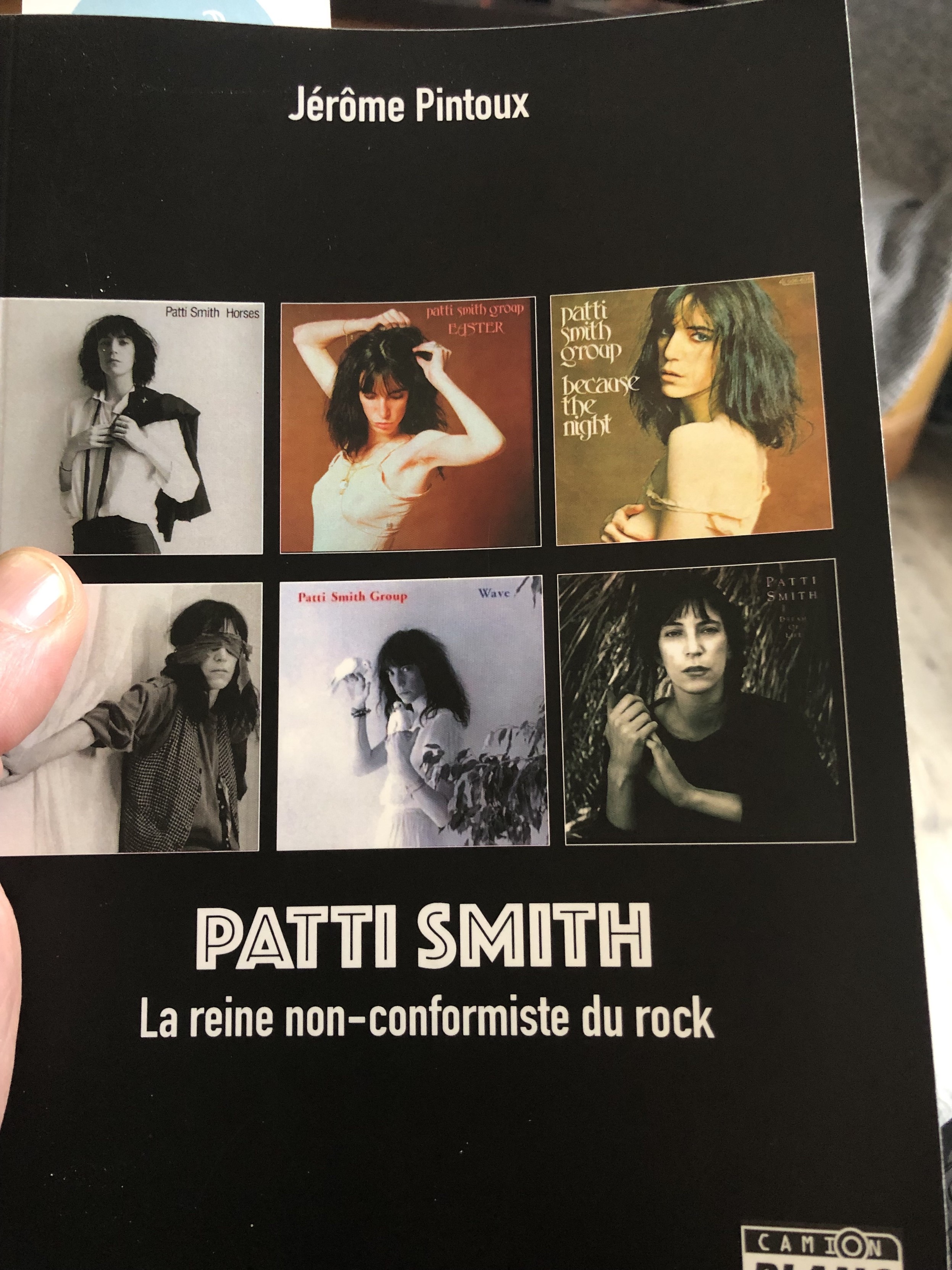 Reine Non-conformiste du rock.