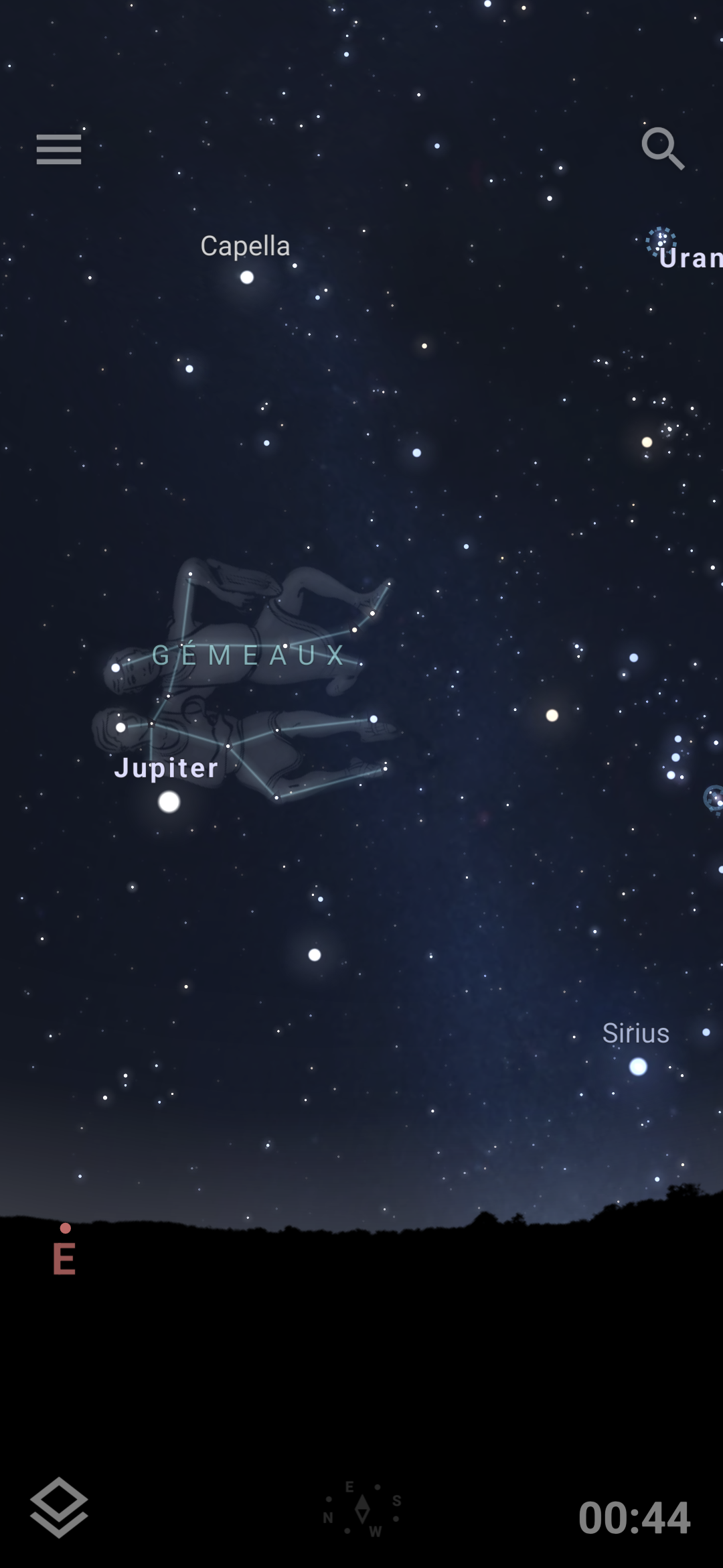 Capture d'écran de l'application Stellarium, qui monte planètes et constellations du ciel nocturne