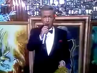 Enregistrement d'un réveillon télévisé présenté par Guy Lux en 1982 avec Guy Béart en duo avec Dominique Dimay chantant Bonne année bonne chance, bonheur et santé, buvons à l'espérance et à la gaîté. Guy Béart est inarrêtable et improvise à la fin quelques paroles supplémentaires. 