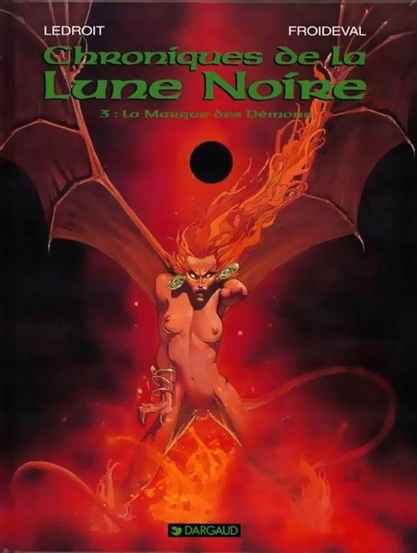 Couverture du tome 3 des Chroniques de la lune noire.