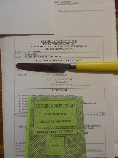 Certificato elettorale per il refendum costituzionale marzo 2026 mandato dall'ambasciata di Helsinki